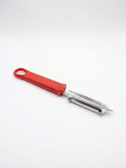Picture of Casalinga Peeler with plastic colored Handle